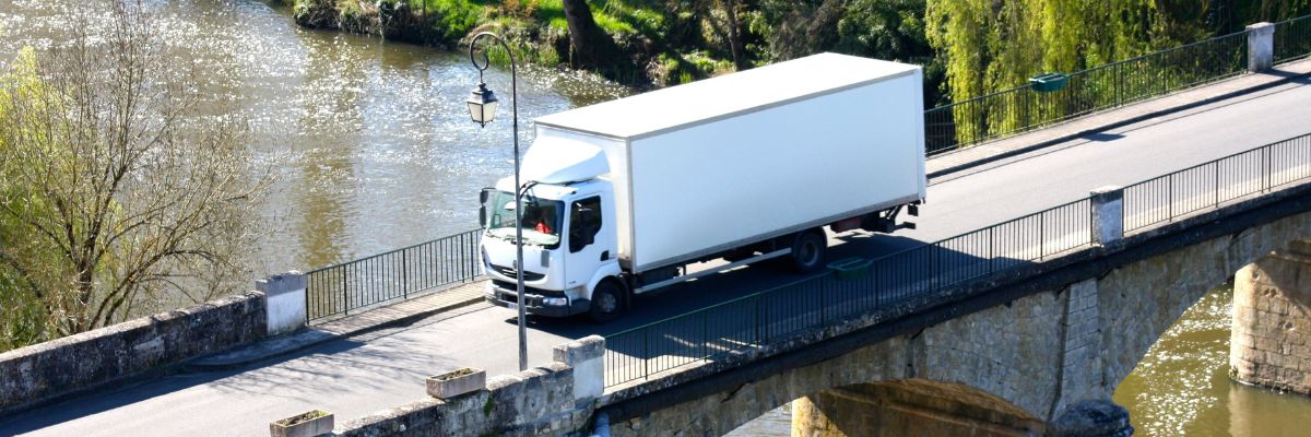 Elektryczne ciężarówki przyszłości – rewolucja w transporcie drogowym